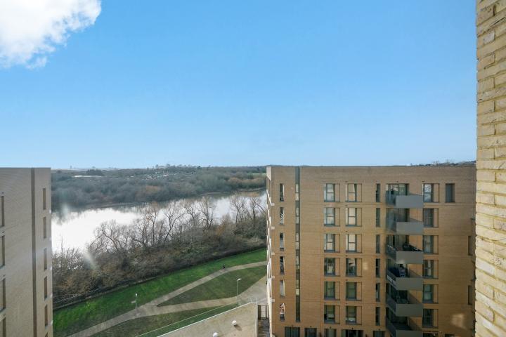 Amazing Modern Development Hendon Waterside, Hendon Central